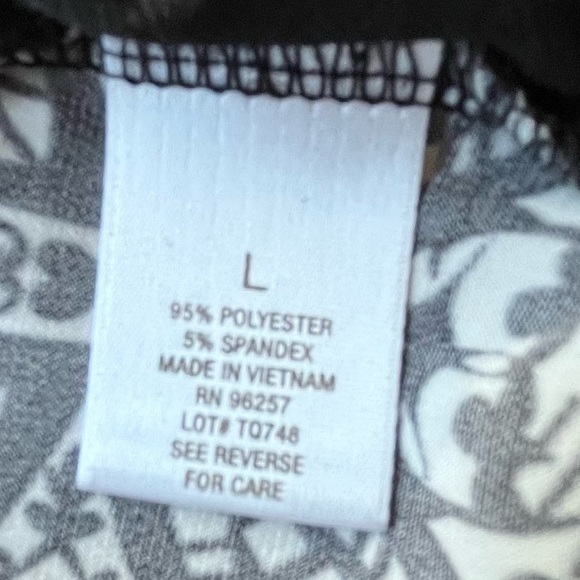 Women’s black, white, red long sleeve blouse top size large - Picture 6 of 7